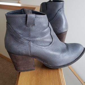 Steve Madden Grey Leather Ankle Boots 8.5